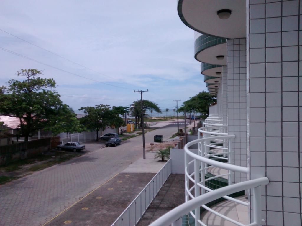 生活住宅一室公寓 瓜拉图巴 外观 照片
